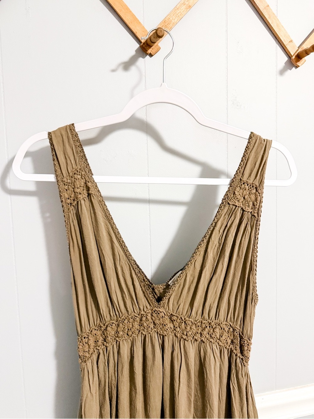 Cache Flowy Bohemian Style Dress - Picture 2 of 5